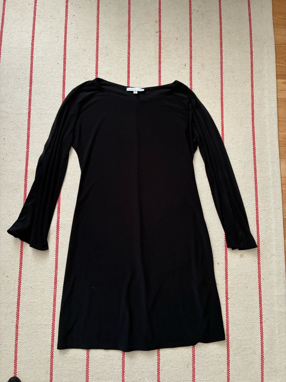 Annalee + Hope Black Bell Sleeve Shift Dress